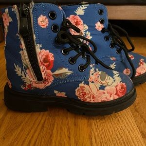 Toddler lace up/zipper floral boots